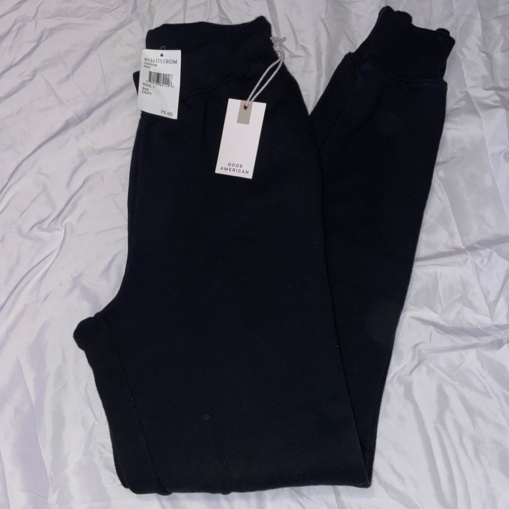 BNWT. Good American black pocketed joggers/ sweatpants. 100% cotton. Size 1